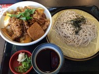 「山わさびそば、並盛り、すき焼き丼」@なか卯 新座道場店の写真