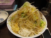 「ラーメン大＋麺増し（７５０＋１５０＝９００円）」@麺屋 天海の写真