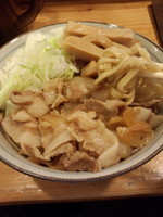 「肉そば（中盛同料金）850円＋メンマ（サービス券）」@和風とんこつラーメン 景虎の写真