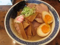 「特製中華そば（９５０円）」@らーめんはたかくるの写真