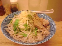 「ラーメン（中盛り）＋ニンニク」@らーめん きじとらの写真
