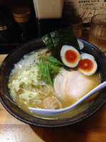 「濃厚鶏骨醤油そば」@濃厚鶏そば 麺屋武一 新橋本店の写真