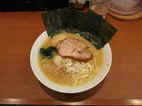 「塩豚骨ラーメン＋味玉子：700円＋100円」@浅壱家の写真