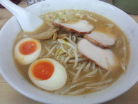 「みそ(750円)＋味玉(100円)」@らーめん山田の写真