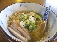 「塩煮干し拉麺 ＋追い煮干し２倍  ９３０円」@拉麺酒房 熊人の写真
