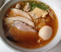 「あっさり魚出汁エビ風味（塩）700円＋特製トッピング250円」@はりけんラーメンの写真