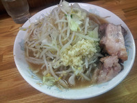 「大ラーメン＋ニンニク」@ラーメン二郎 赤羽店の写真