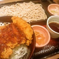 「ソースチキンかつ丼とせいろそば(867円)」@大戸屋 イオンタウン釜石店の写真