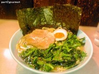 「らーめん中盛り+海苔増し+ホーレン草増し (930円)」@酒々井家 本店の写真