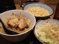 「銀二郎つけ麺 並盛＋ヤサイ増し」@つけ麺屋 銀四郎の写真