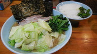 「キャベツらーめん」@横浜家系ラーメン 家家家 本郷店の写真