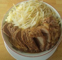 「らーめん(中)(豚一本)：1300円」@肉汁らーめん 公 kimiの写真