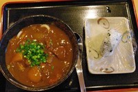 「カレーうどん（麺温）＋おにぎり（わかめ）」@讃岐うどん 條辺の写真