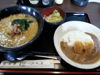 「ラーメンランチ(味噌ラーメン+カツカレー)864円」@めの娘 三俣店の写真