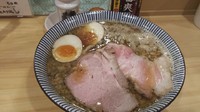 「煮干し醤油ラーメン　６８０円」@ふく流らーめん 轍 本町本店の写真