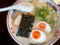 「ラーメン＋味玉」@博多荘の写真