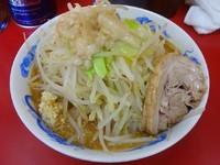 「味噌ラーメン大盛り（880円）ヤサイニンニクアブラ」@モッコリ豚の写真
