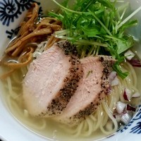 「【限定】冷やし鶏節蕎麦（レモン風味）  ７００円」@特級鶏蕎麦 龍介の写真