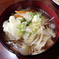 「炒飯セット（炒飯＋半ラーメン）700円」@中華レストラン ニュー北味の写真