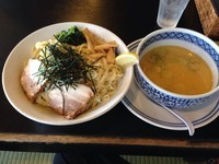 「白つけ麺」@野田醤油ラーメン 麺屋あじくま 柏インター店の写真