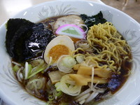 「双葉コク黒ラーメン（７００円）」@双葉SA（下り）フードコートの写真