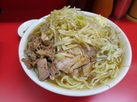 「小ラーメン＋ふりふりカレー ニンニクヤサイカラメ」@ラーメン二郎 上野毛店の写真