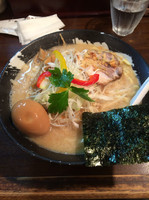 「煮玉子白味噌とんこつ 濃厚（大盛り）」@北海豚骨麺屋 銀鈴の写真