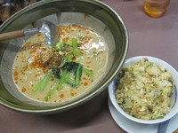 「坦々麺＋ミニ炒飯　（ランチセット）　750円」@四華郷の写真