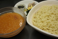 「冷やしつけ麺・赤（トマト＆唐辛子）」@ラーメン大至の写真