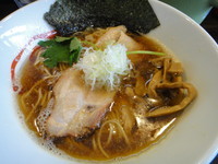 「しょうゆらーめん」@燵家製麺の写真