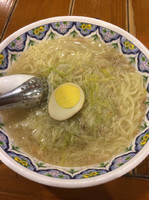 「豚肉スープのこくネギらーめん910円（細麺）炒飯、餃子」@中国ラーメン 揚州商人 田無店の写真