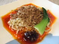 「汁なし担々麺」@BumBunBlauCafe with BeeHiveの写真