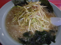 「ネギラーメン(並)(650円)ライス(無料)」@ラーメンショップ 津島本店の写真