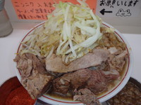 「豚らぁめん(300g)(900円)(ヤサイニンニクアブラトウ」@ラーメン荘 歴史を刻め 新栄の写真