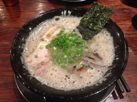 「ラーメン600円、替玉100円」@博多一双 博多駅東本店の写真