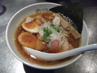 「特製中華そば」@ソラノイロ ARTISAN NOODLESの写真