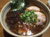 「黒豚骨らーめん」@豚骨らーめん いちご家の写真