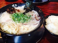 「Aランチ（ラーメン＋ライス）¥650＋替玉¥100」@博多一双 博多駅東本店の写真