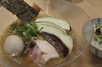 「冷やし塩煮干しそば（限定）＋煮干しめし」@饗 くろ㐂の写真