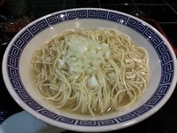 「塩煮干のかけ590円＋冷酒」@やましょう中華蕎麦の写真