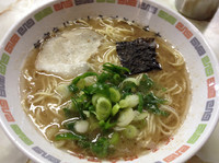 「ラーメン¥400+替玉¥100」@丸星中華そばセンターの写真
