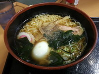 「昔ながらのラーメン（４１０円）」@名代 富士そば 蒲田店の写真