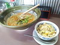 「坦々麺・ミニ炒飯セット「ランチセット」」@四華郷の写真