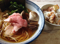 「蛤そば+天草大王の塩焼丼」@中華そば 四つ葉の写真