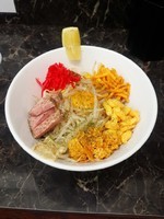 「【期間限定】ドンスコムーチョソースまぜそば」@らーめん えんやの写真