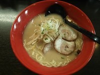 「とんこつら～めん」@らーめん まるやの写真
