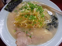 「ネギラーメン(650円)、小ライス(100円)」@ラーメンショップ 銀天街店の写真