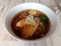 「アグー豚の醤油らーめん」@BumBunBlauCafe with BeeHiveの写真