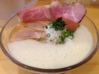 「冷　塩らーめん」@ふく流らーめん 轍 本町本店の写真