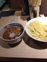「つけ麺 濃厚 m（830円）」@TOKYO UNDER GROUND RAMEN 頑者の写真